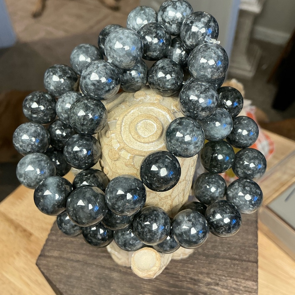 Wuji Jade 13mm *price is for one🌈